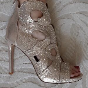 Gianni Bini Merillee Gold Rhinestone Peep Toe Booties Sz 6M